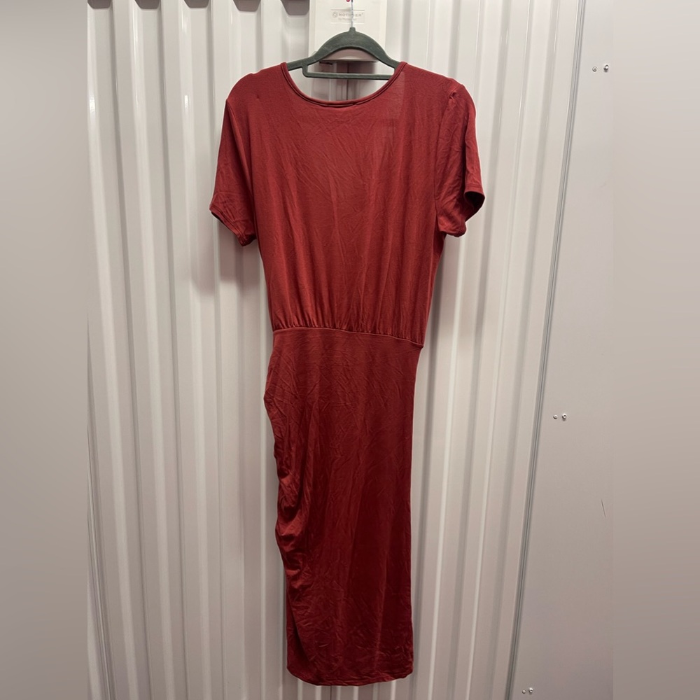 Red dress - Picture 2 of 4